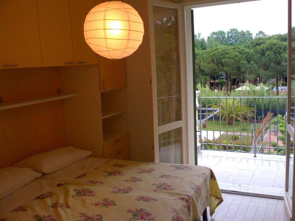 Apartment In Marina Di Massa - Toskana 24103 Екстериор снимка